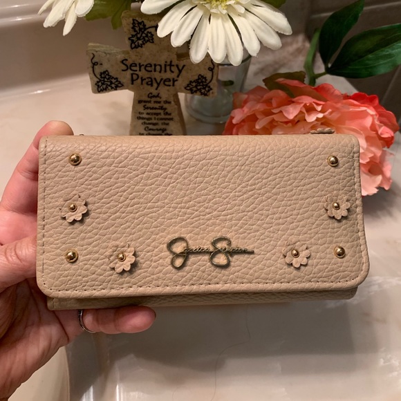 Jessica Simpson Handbags - 🌸JESSICA SIMPSON🌸 Tan wallet.